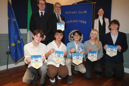 “PARLIAMO DI ROTARY: SCAMBIO GIOVANI” Incontro con i giovani Leonardo Fracchia e Romàn Santarelli